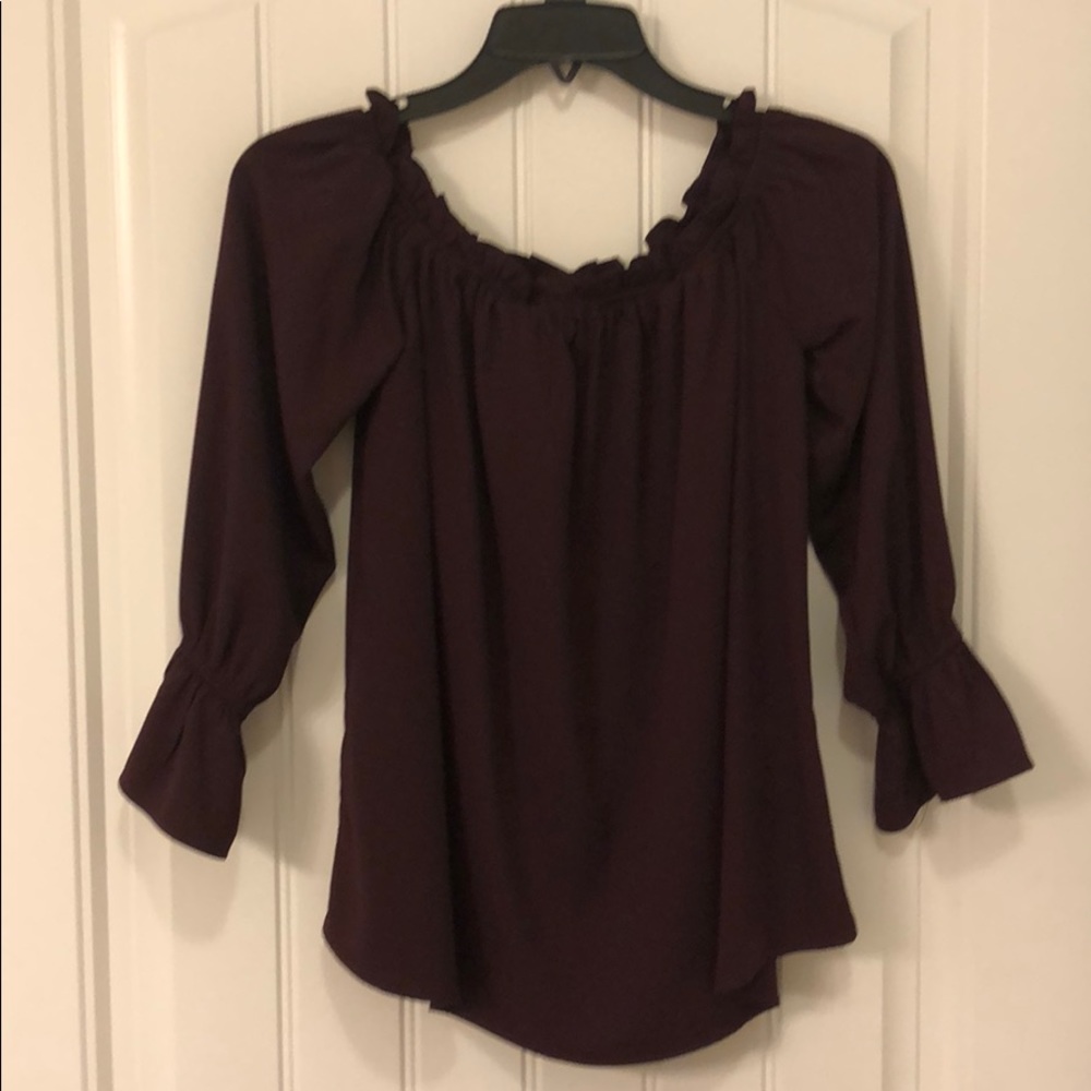 LuLu’s maroon off the should top